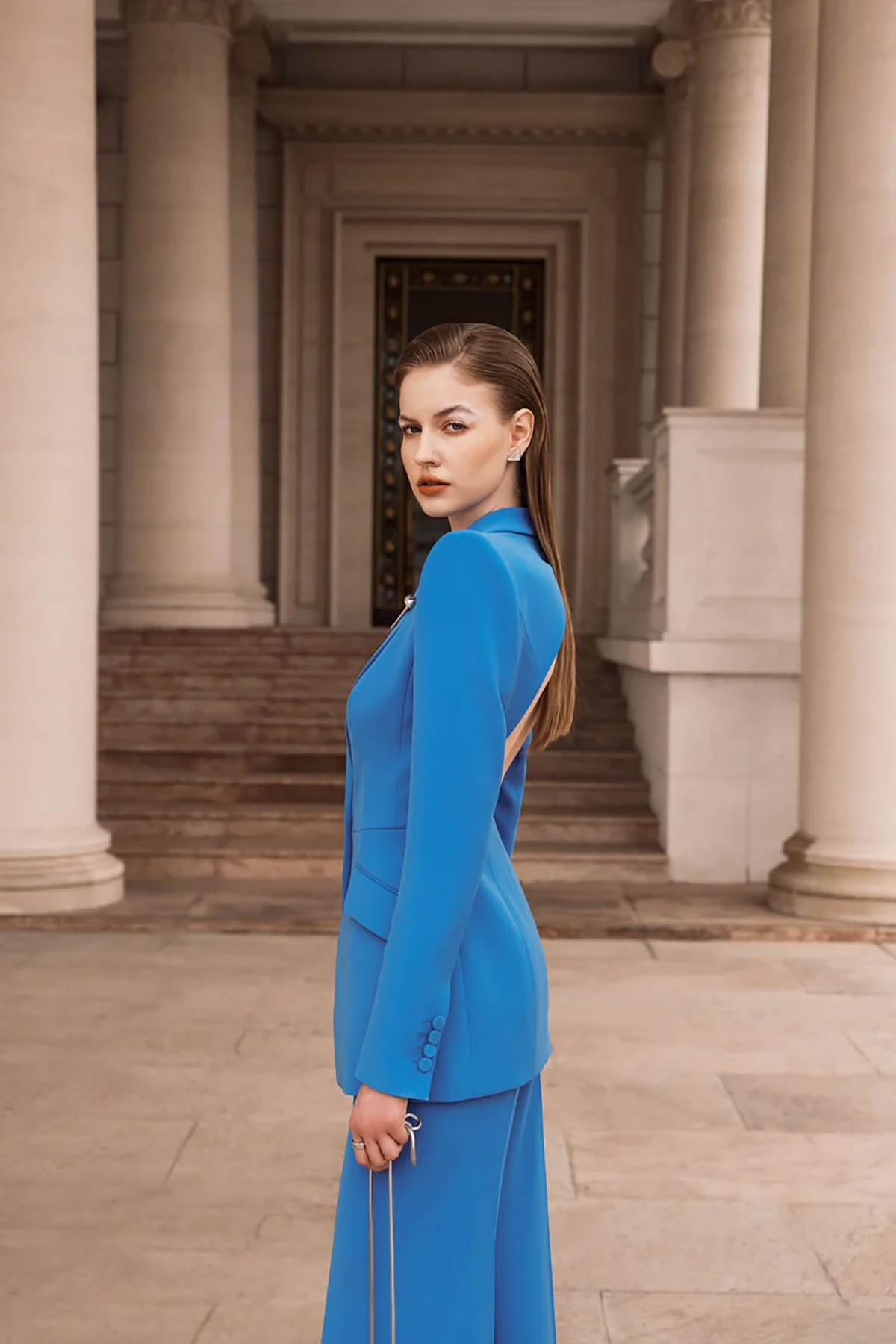 セクシーなオープンバック女性ブレザースーツファッションショー - Women Formal Wear For Graduation のレビューと価格