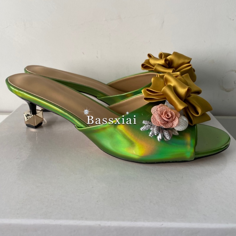 クリスタル装飾ハンドメイドフラワーサンダル レディース ユニ - Kitten Heel Women のレビューと価格