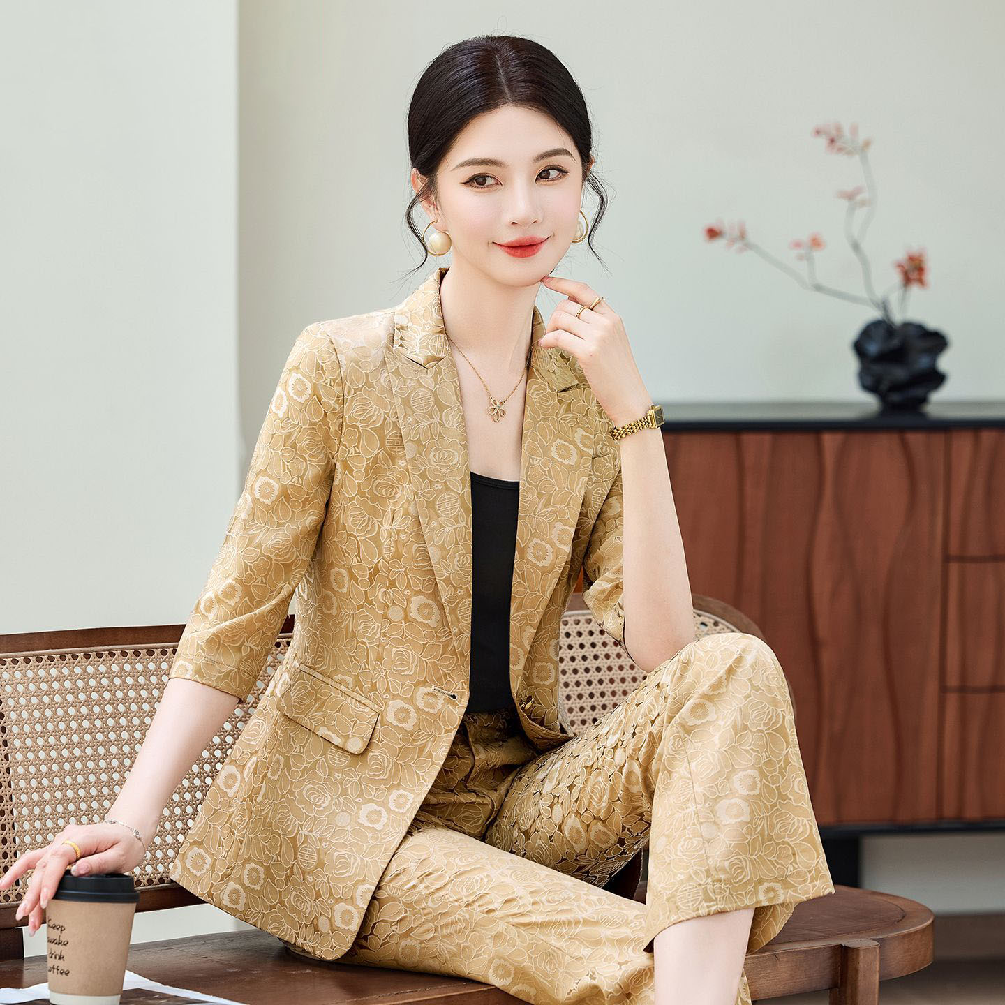 ファッションアプリコットハーフスリーブプロフェッショナルスー - Women Formal Wear Trousers のレビューと価格