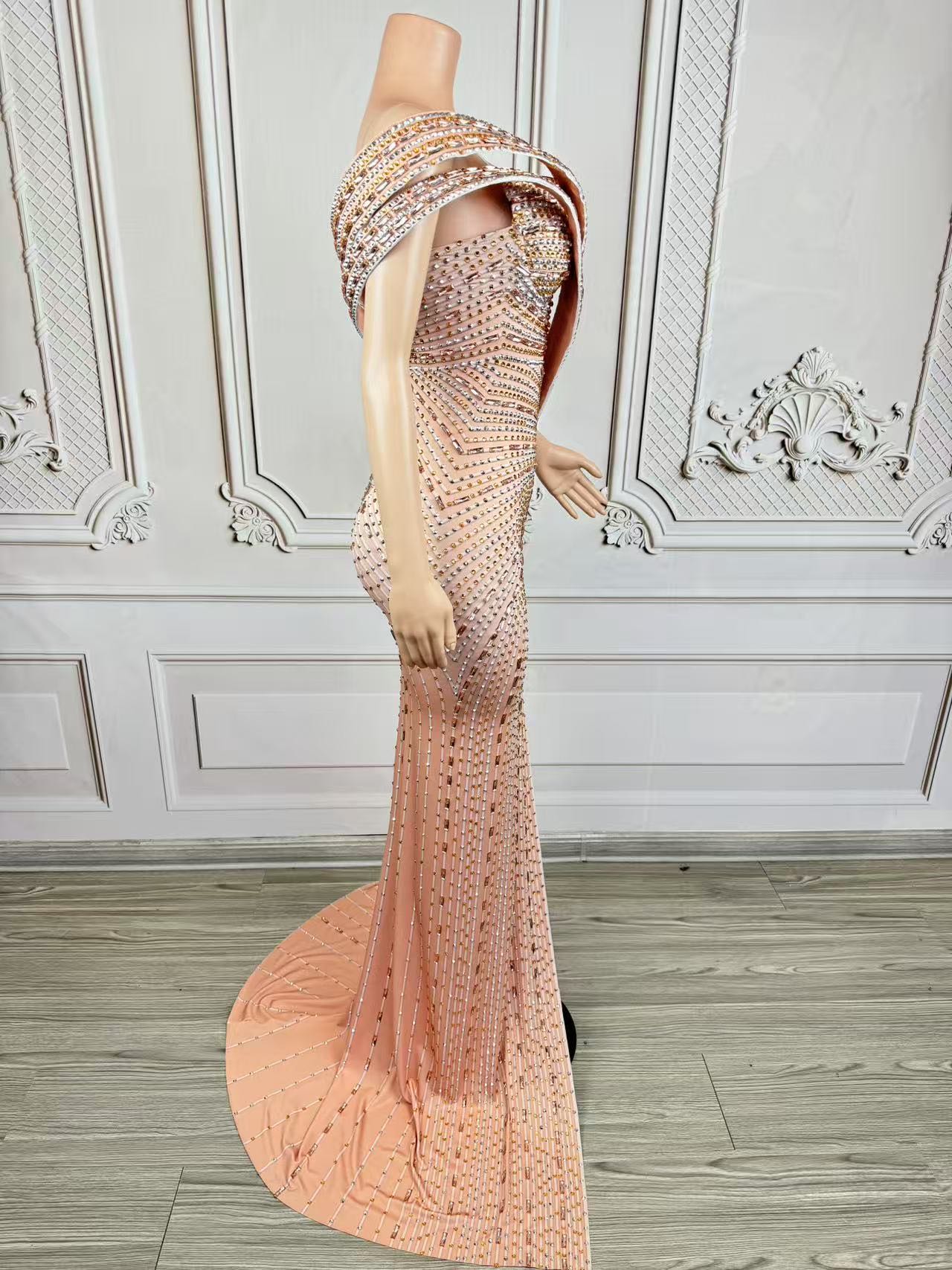 Xiangbin キラキラクリスタルフォーマルロングドレスオ - Women Formal Wear For Graduation のレビューと価格