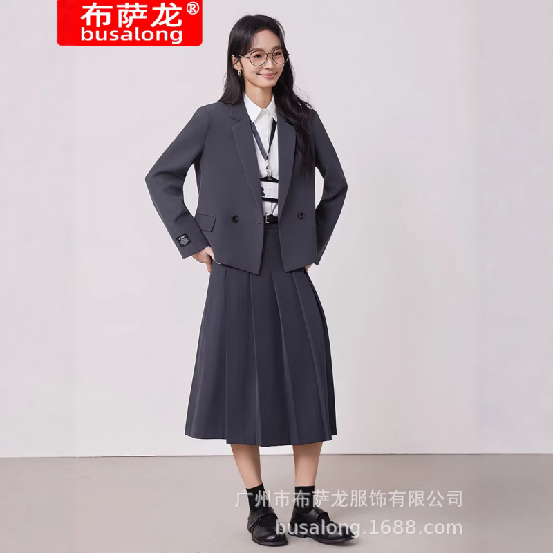 グレーのレディーススーツセット、春と秋に最適、小柄な女性向け - Women'S Formal Wear Petite のレビューと価格