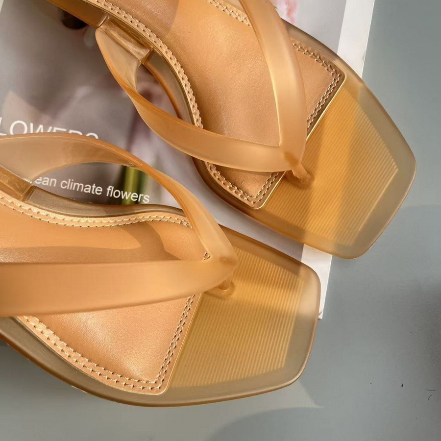 韓国製ミュートトーンオリーブグリーンPVC素材のトングサンダ - Kitten Heel Women のレビューと価格