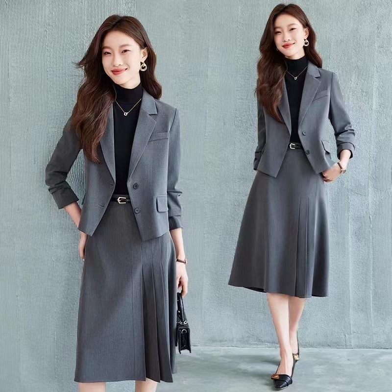 エレガントなレディーススーツ2024新作　小柄さん向けエレガ - Women'S Formal Wear Petite のレビューと価格
